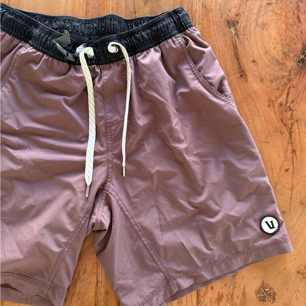 Vuori Men’s Shorts FLAW**